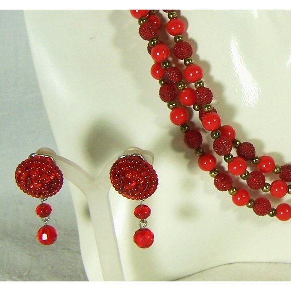 Vintage Jewelry Set Ruby Red Berry Necklace and Earrings - Picture 5 of 7
